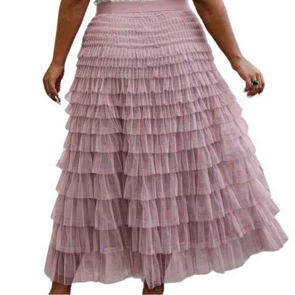 🎀 PLUS Tiered Tulle Skirt 🎀 - Picture 2 of 6